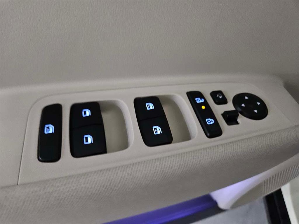 HYUNDAI Casper - Vista 12