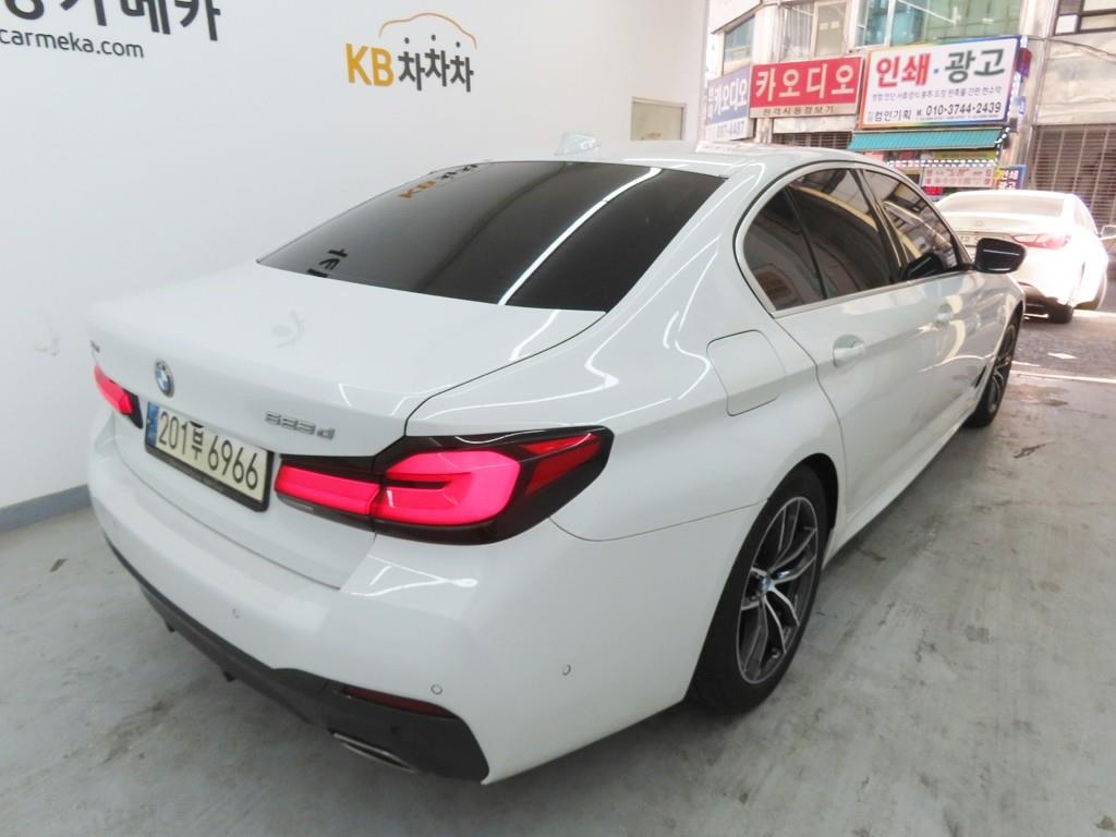 BMW 5 Series - Vista 3