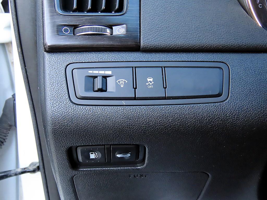 HYUNDAI Sonata - Vista 12