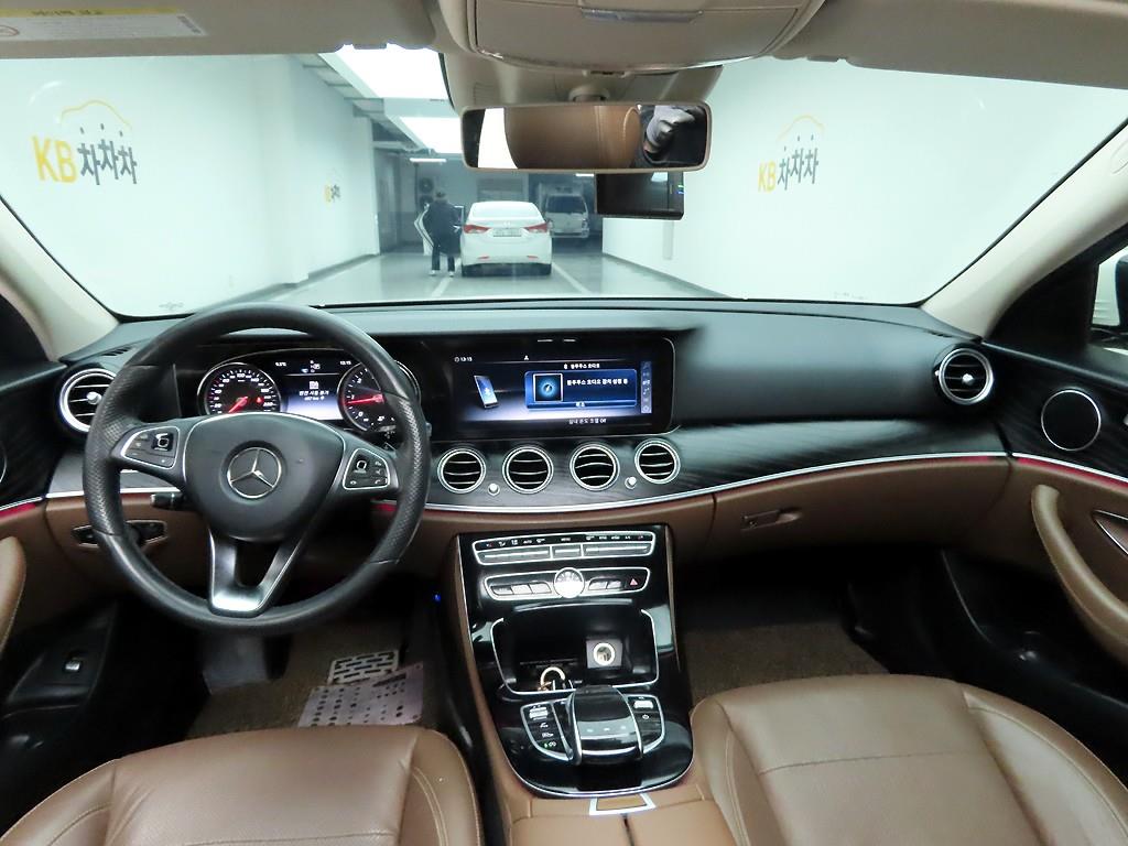 Mercedes Benz E class - Vista 6