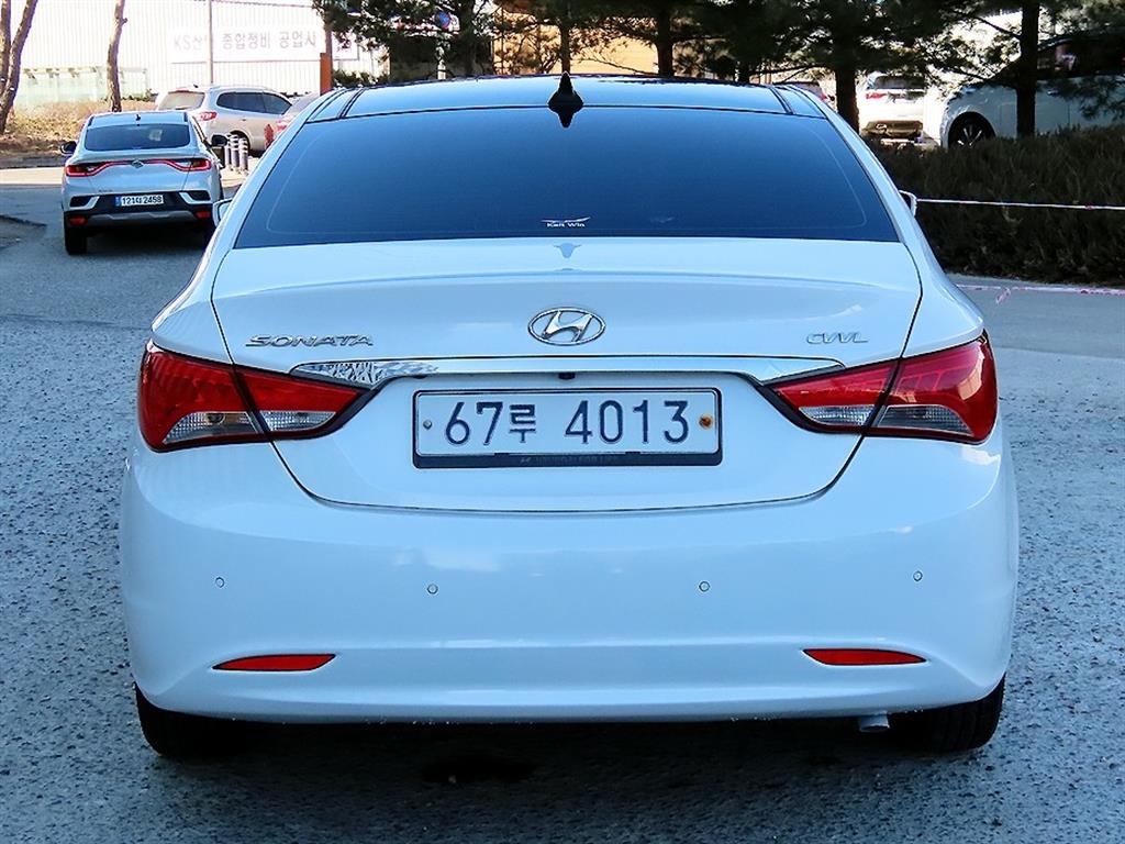 HYUNDAI Sonata - Vista 4