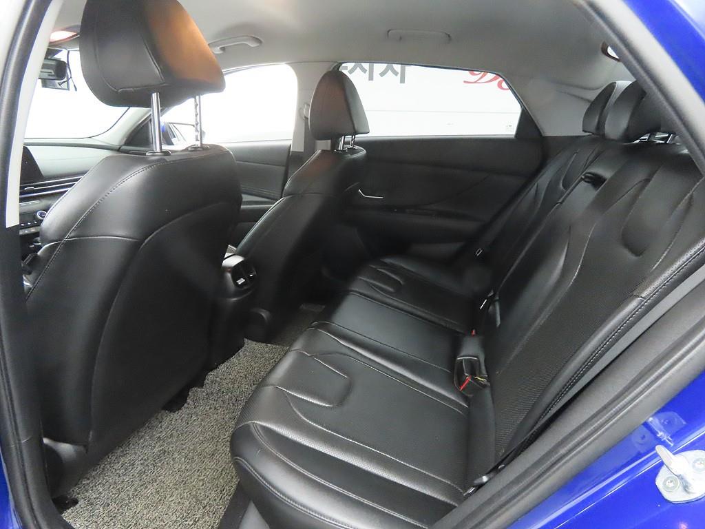 HYUNDAI Avante - Vista 6