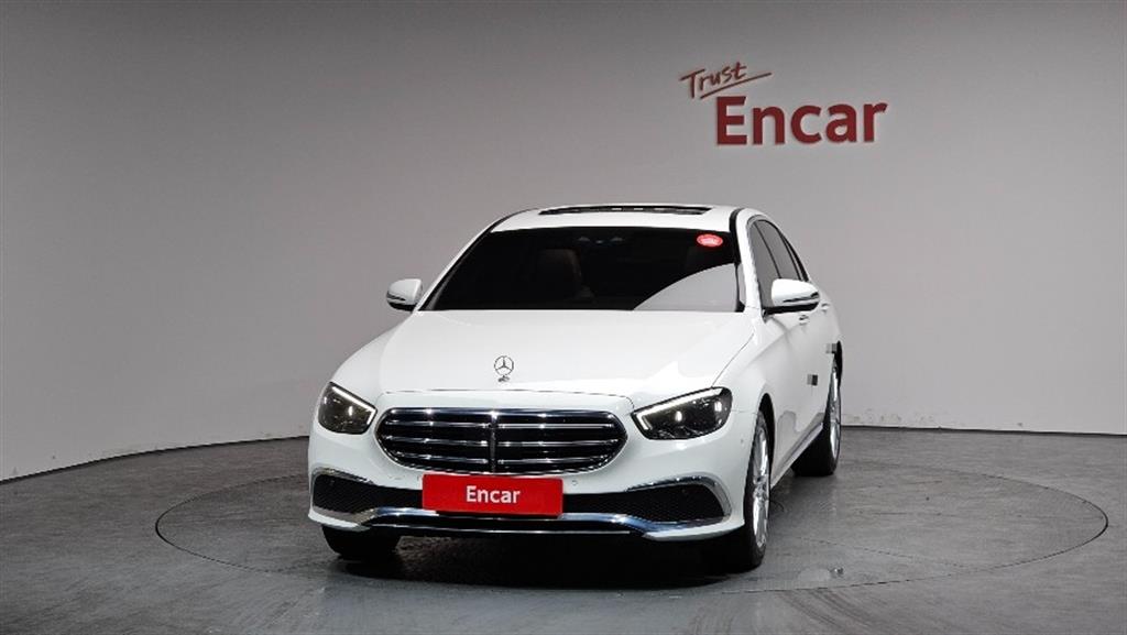 Mercedes Benz E class - Vista 3