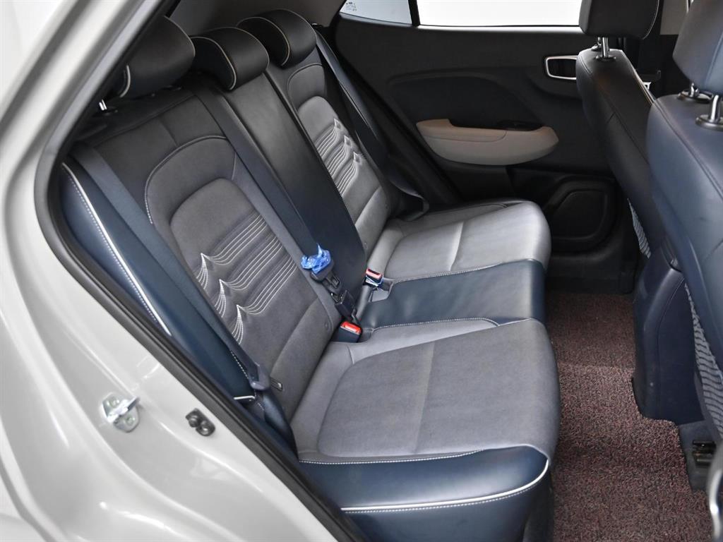 HYUNDAI Venue - Vista 12