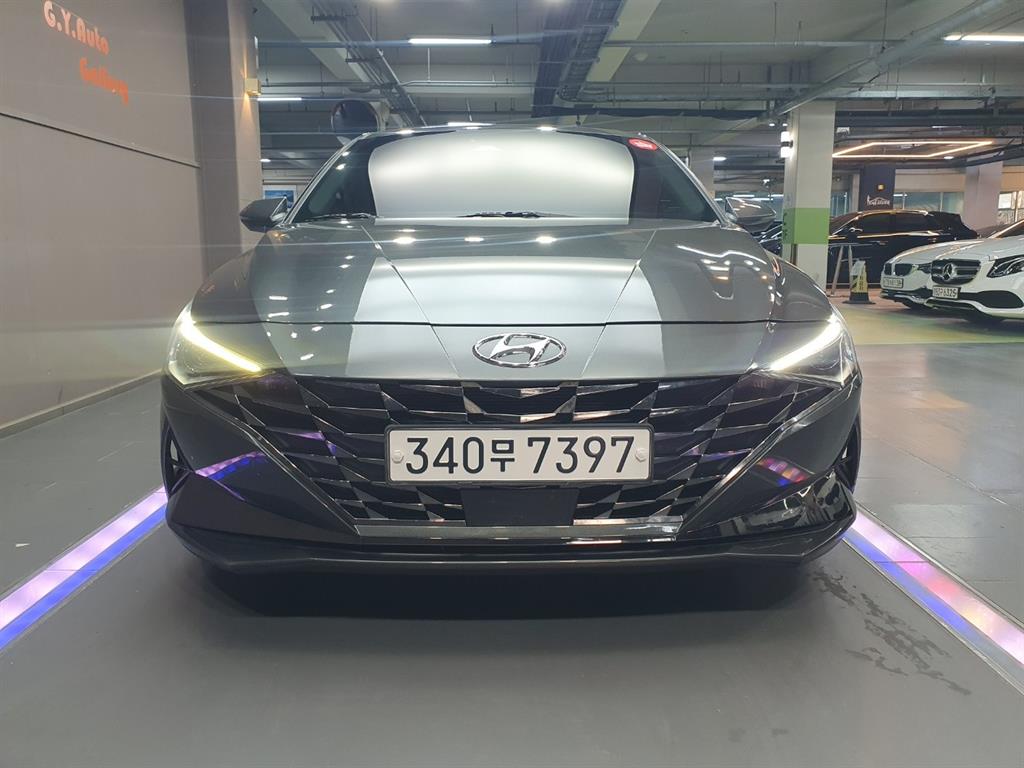 HYUNDAI Avante - Vista 2