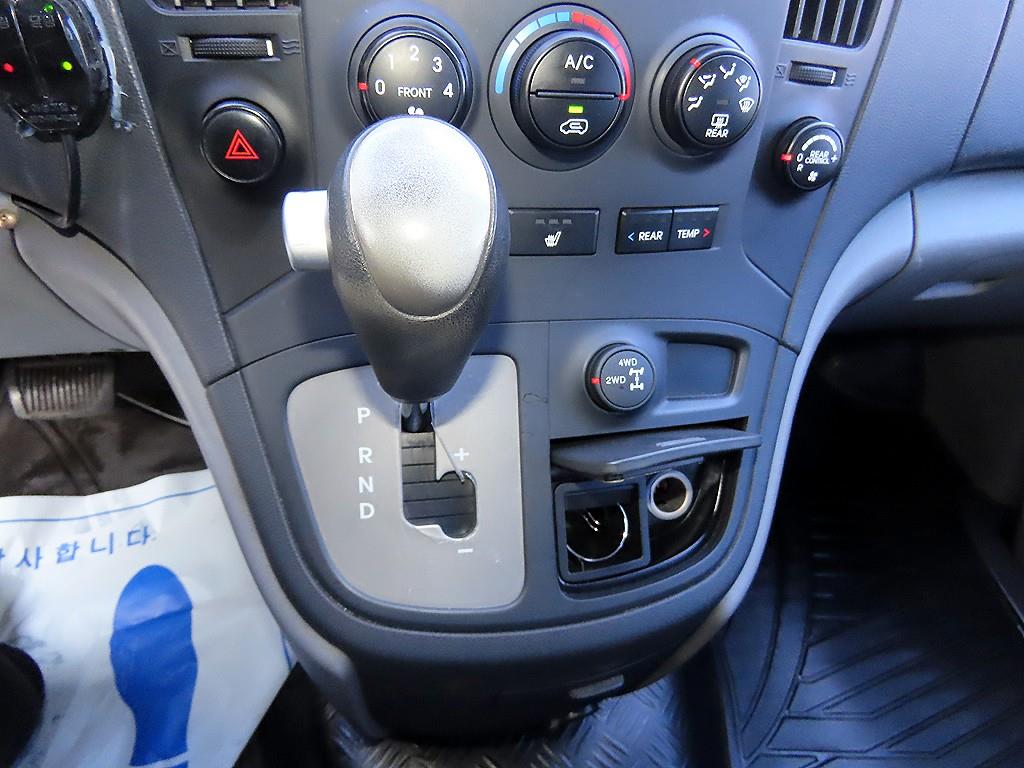 HYUNDAI Starex - Vista 11