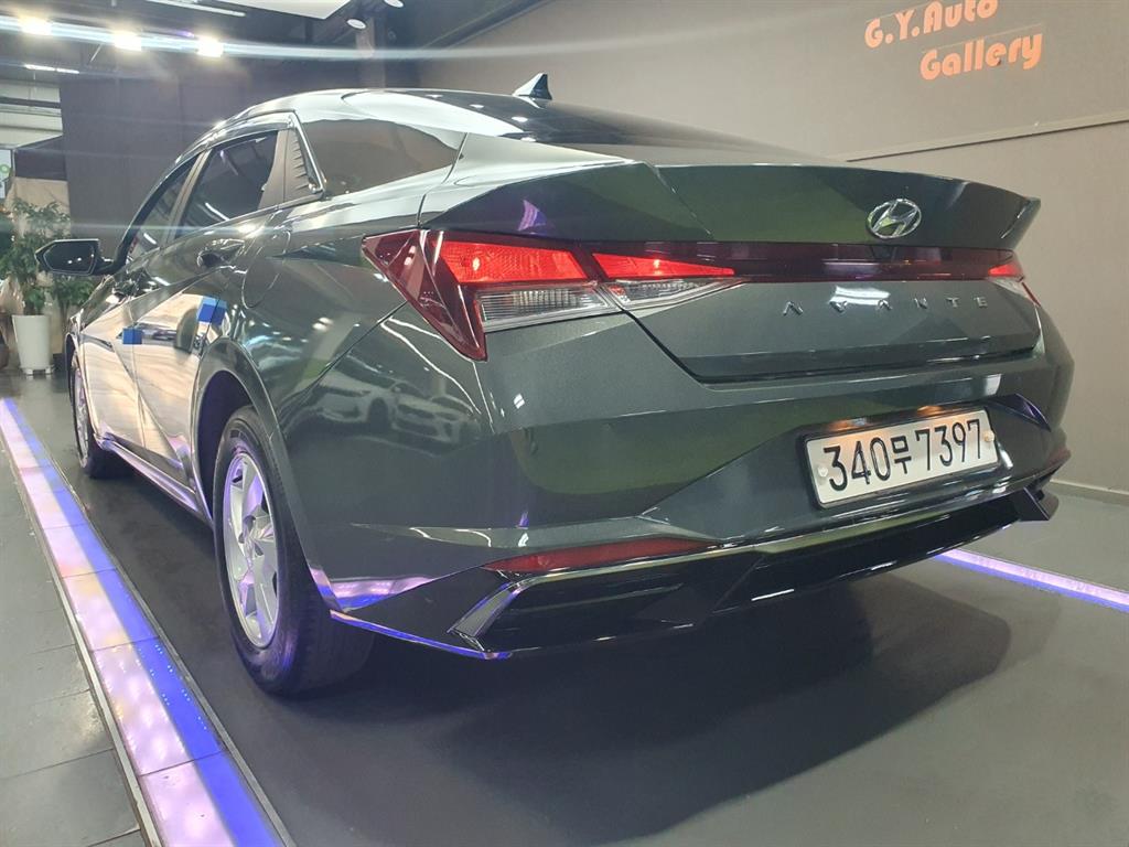 HYUNDAI Avante - Vista 4