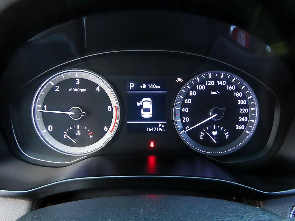 HYUNDAI Grandeur - Vista 9