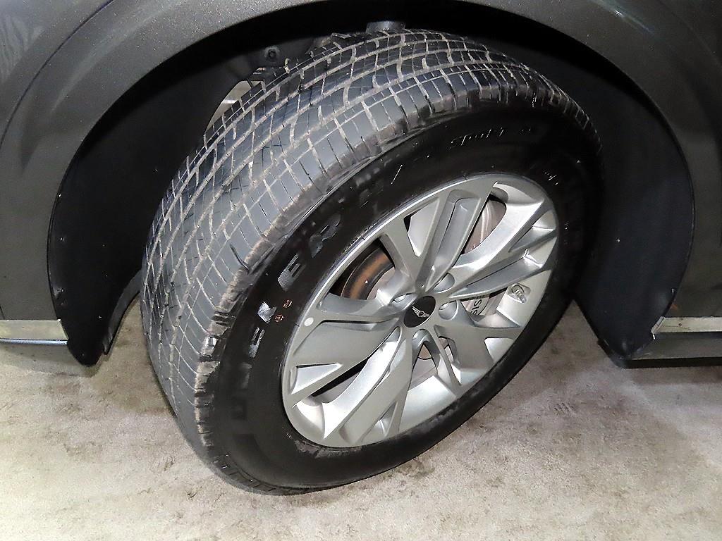 Genesis GV70 2025 Gris - Importación desde Corea - HF Imports Iquique - Foto 20