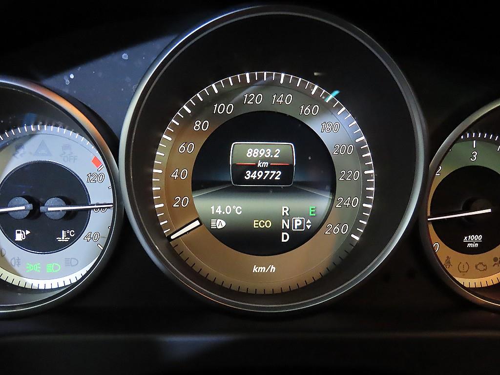 Mercedes Benz E class - Vista 9