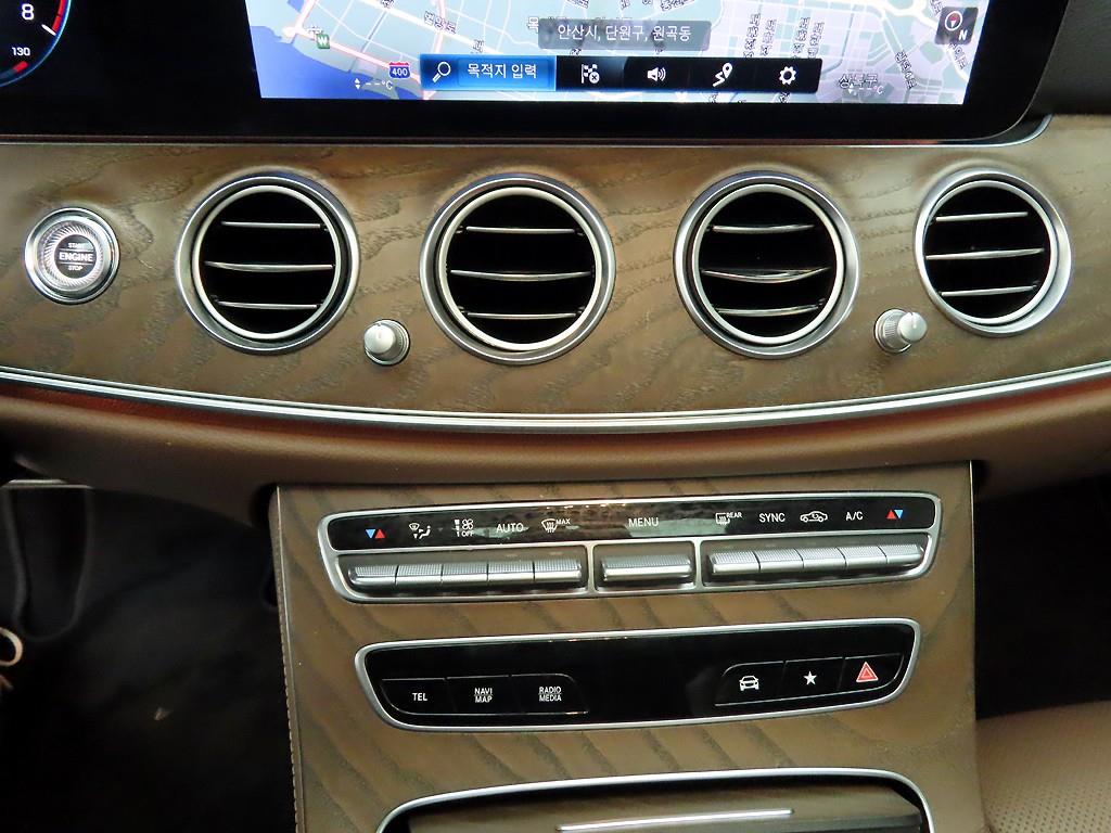 Mercedes Benz E class - Vista 9