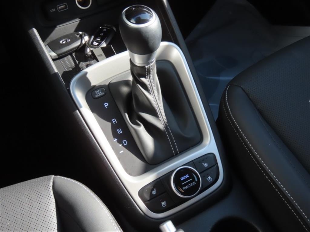 HYUNDAI Venue - Vista 11