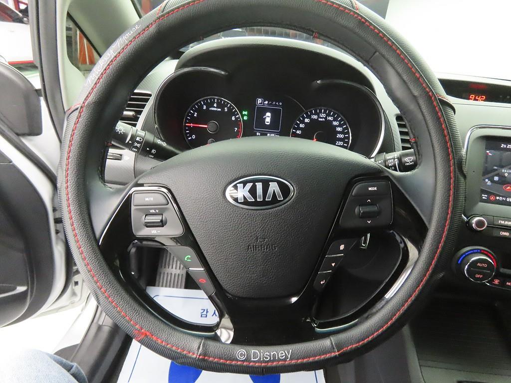 KIA K3 - Vista 8