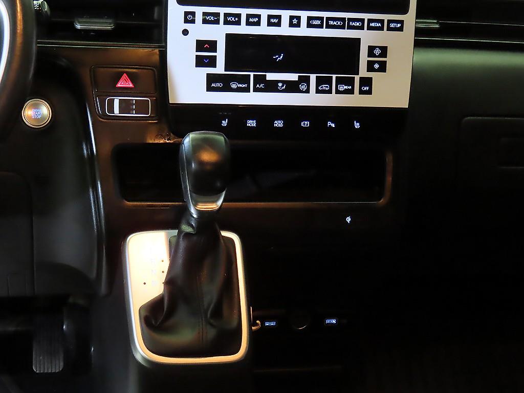 HYUNDAI Staria - Vista 12