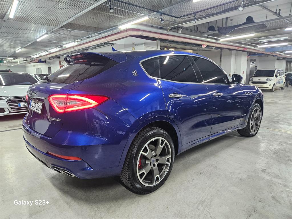 Maserati Levante - Vista 4