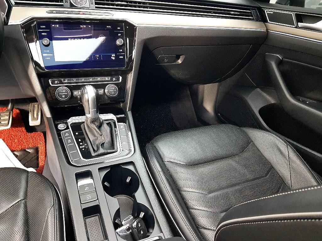 Volkswagen Arteon - Vista 10