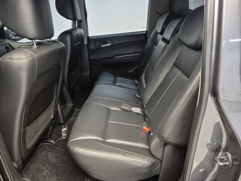 Ssangyong Korando - Vista 12