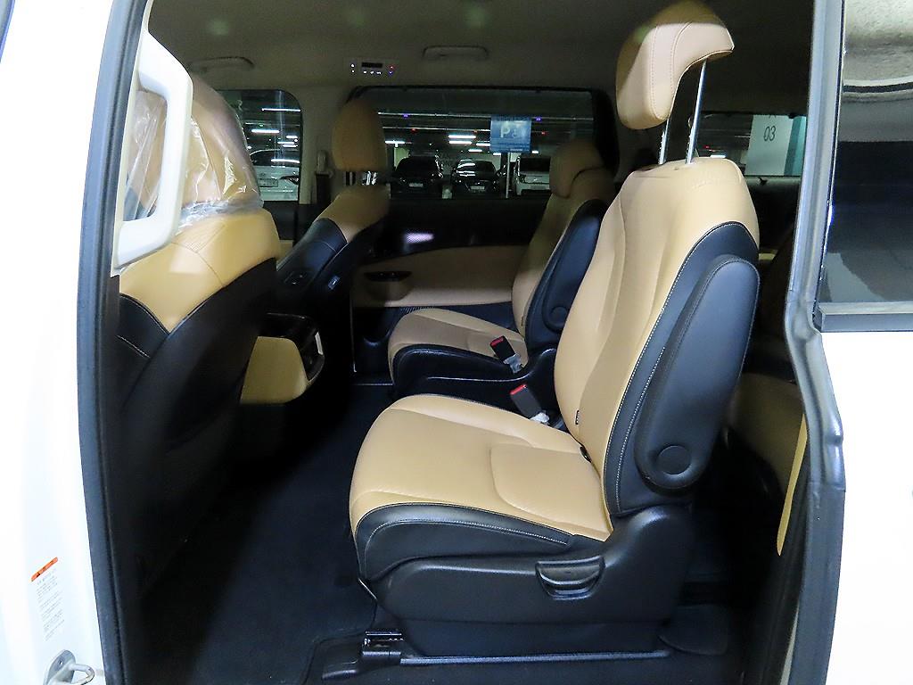 KIA Carnival - Vista 7