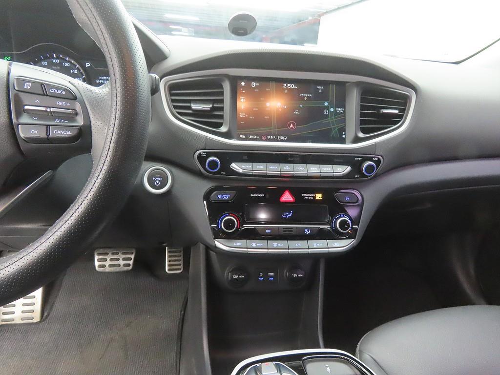 HYUNDAI Ioniq - Vista 9