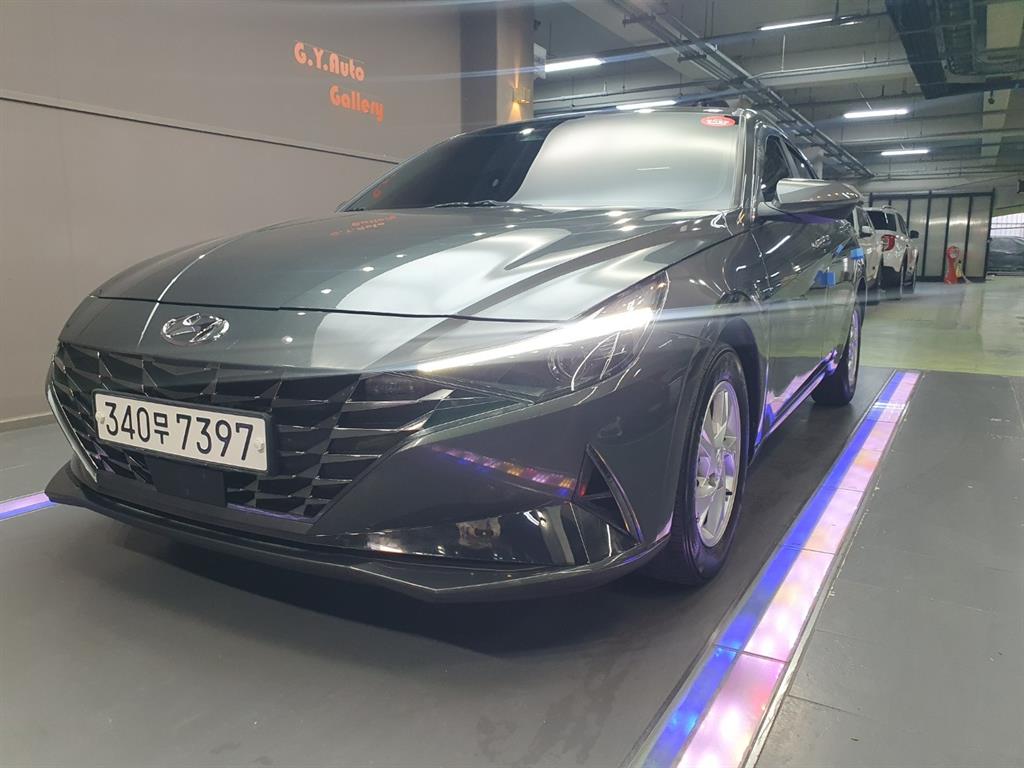 HYUNDAI Avante - Vista 3