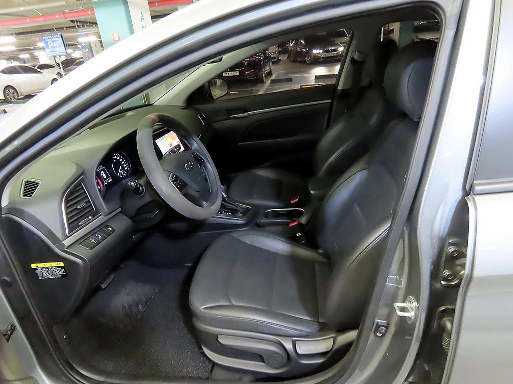 HYUNDAI Avante - Vista 6