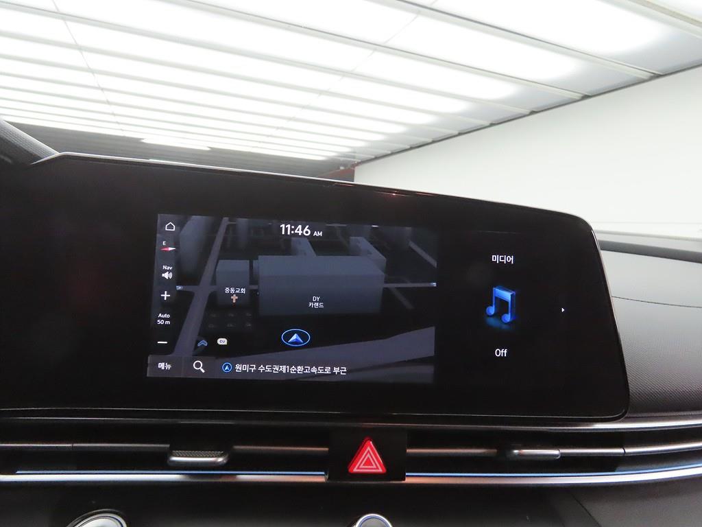 HYUNDAI Avante - Vista 11