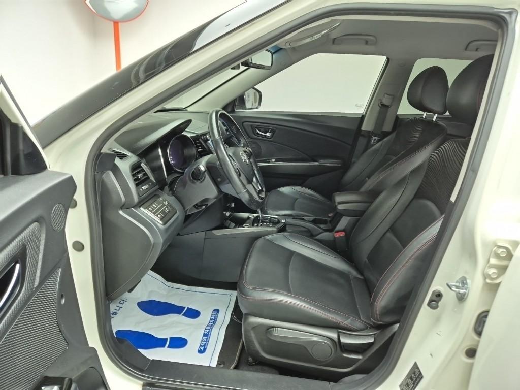 Ssangyong Tivoli 2016 Blanco - Importación desde Corea - HF Imports Iquique - Foto 18