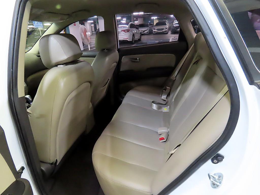 HYUNDAI Avante - Vista 7