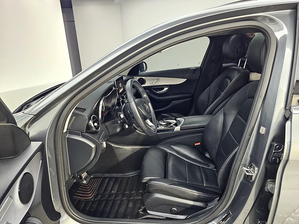 Mercedes Benz C Class - Vista 8