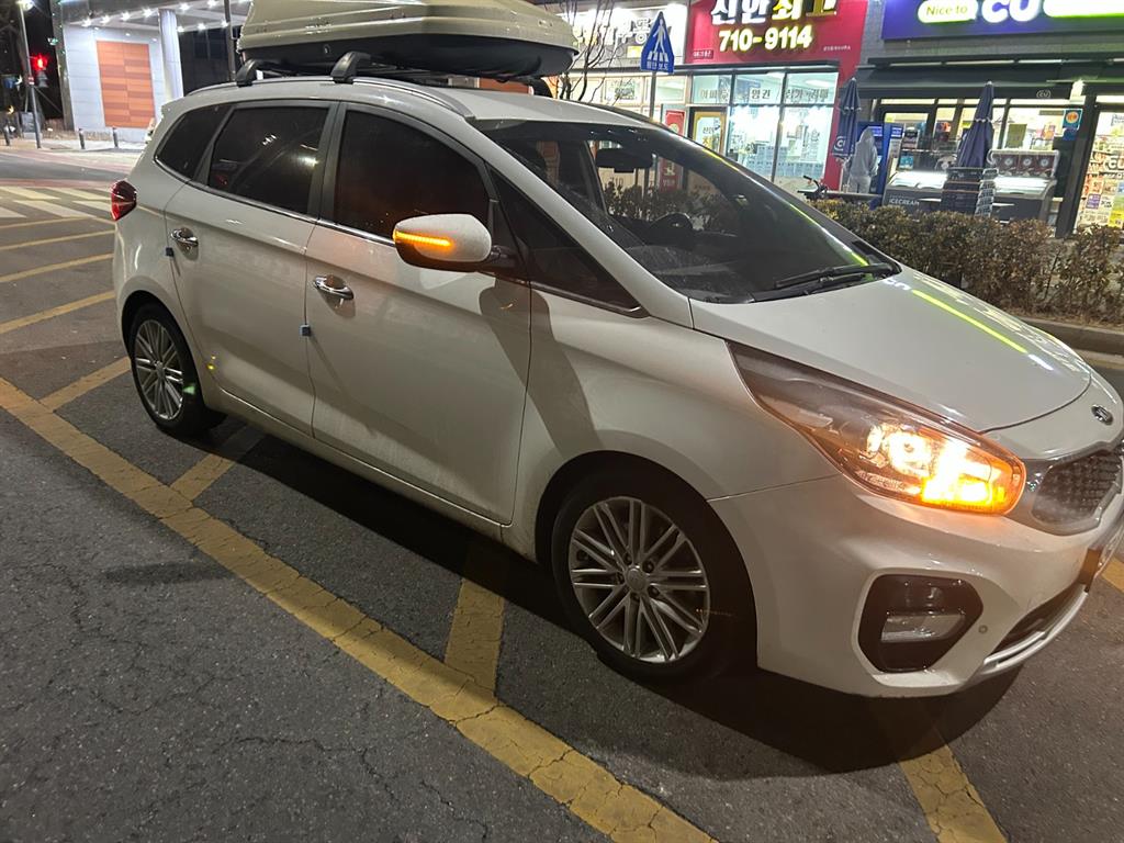 KIA Carens - Vista 2