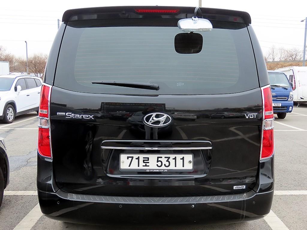 HYUNDAI Starex - Vista 4