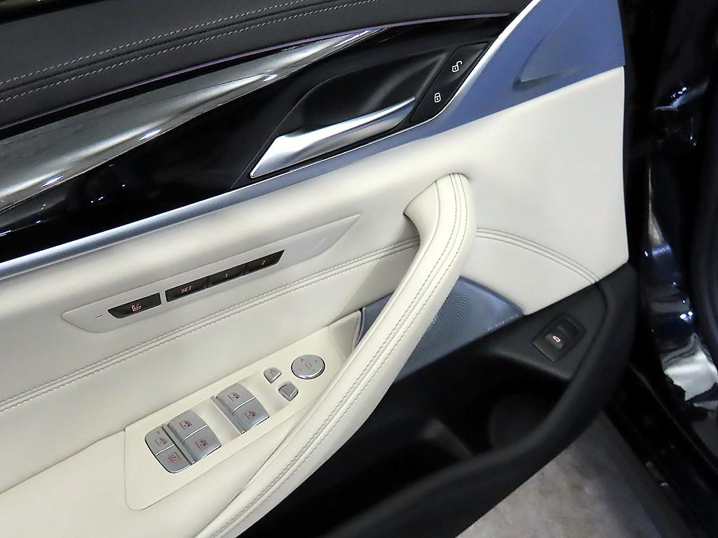 BMW 5 Series 2022 Negro - Importación desde Corea - HF Imports Iquique - Foto 13