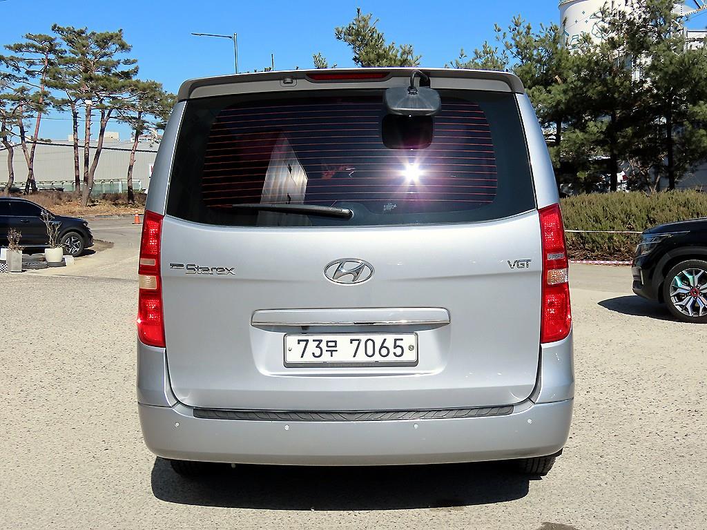 HYUNDAI Starex - Vista 4