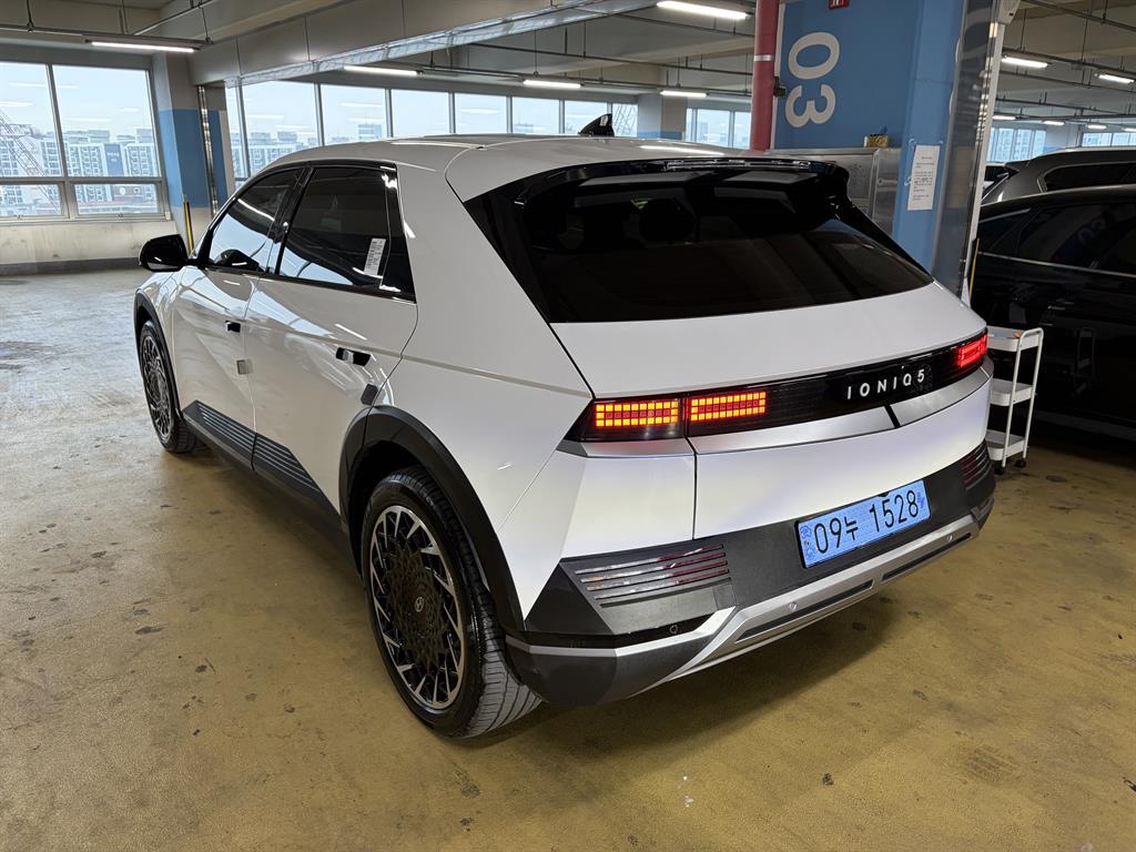 HYUNDAI Ioniq 5 - Vista 4