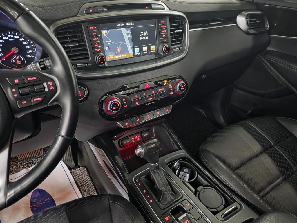 KIA Sorento - Vista 8