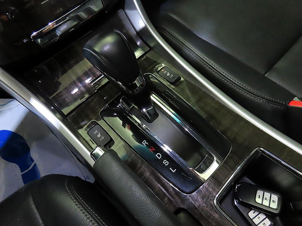 Honda Accord - Vista 12