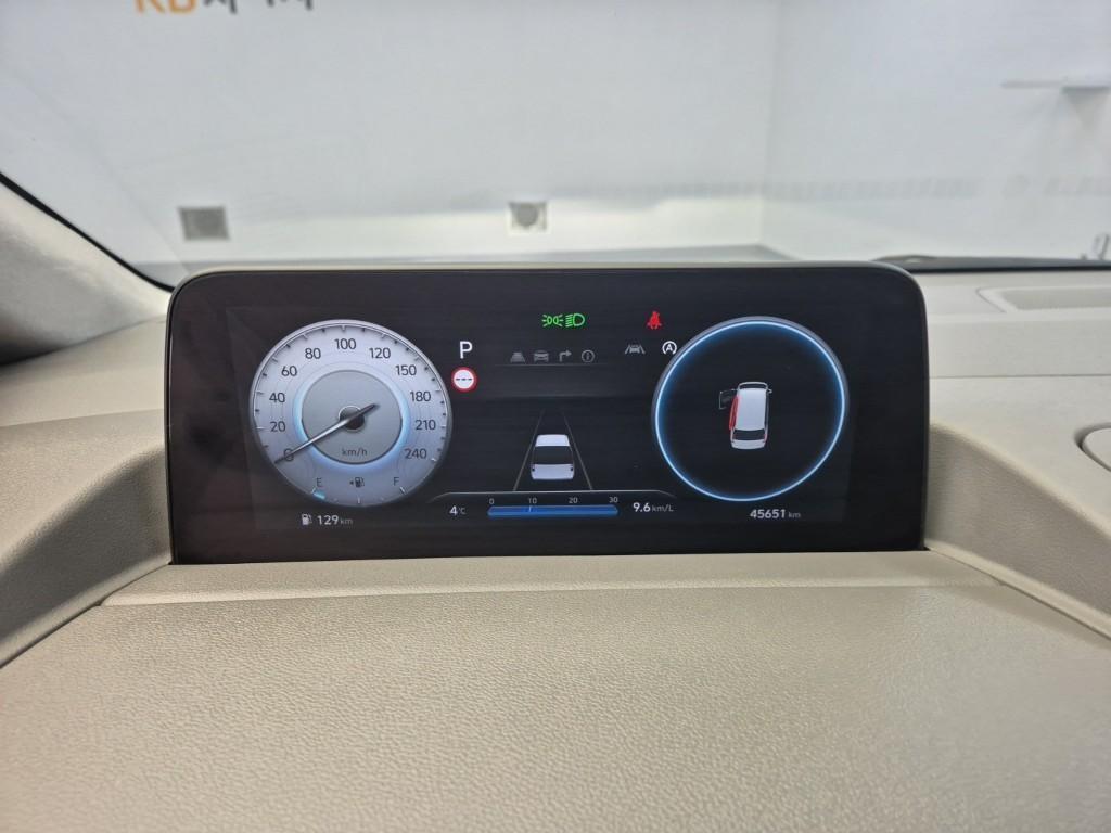 HYUNDAI Staria - Vista 8