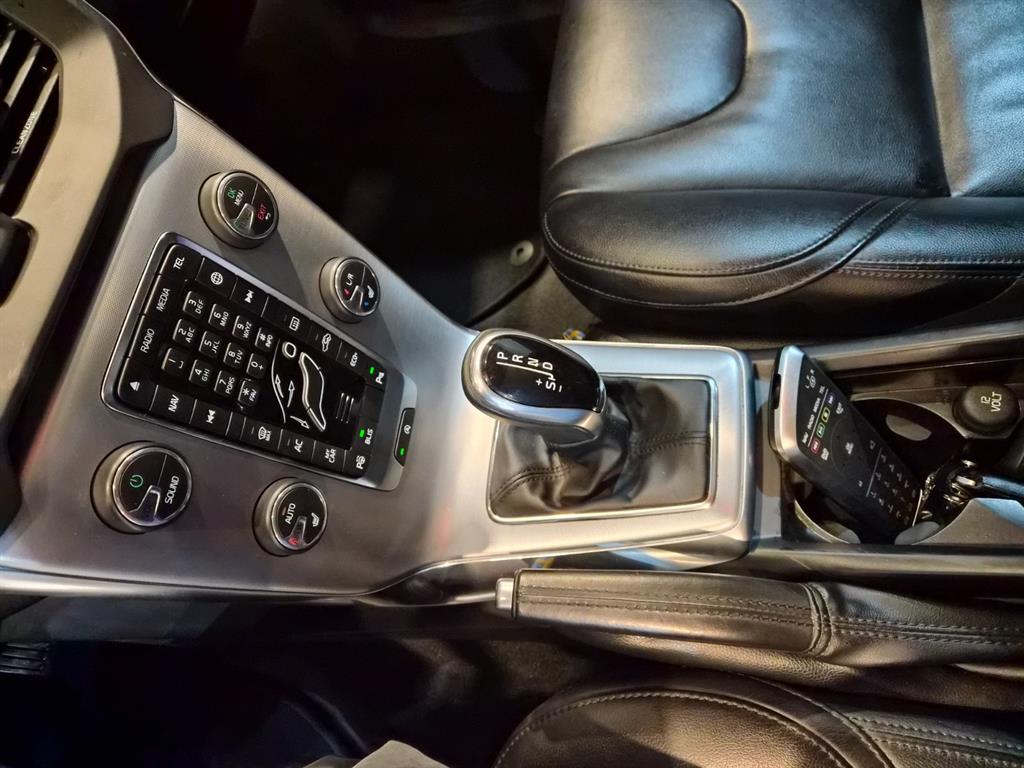 Volvo V40 2018 Gris - Importación desde Corea - HF Imports Iquique - Foto 15