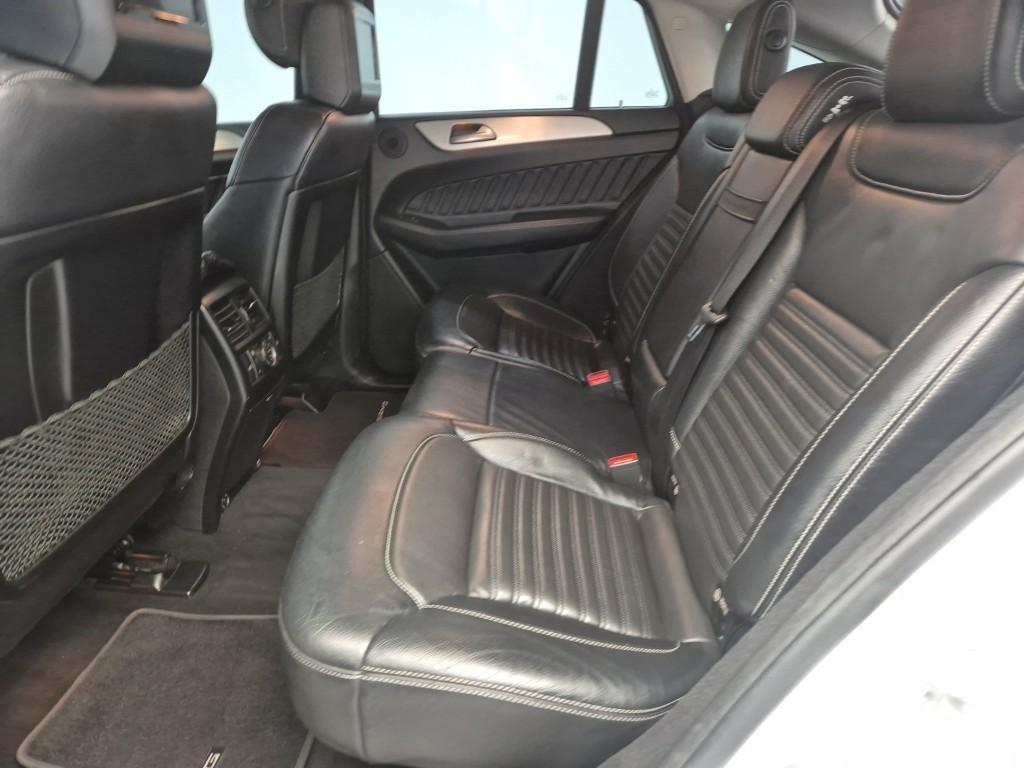 Mercedes Benz GLE Class - Vista 12