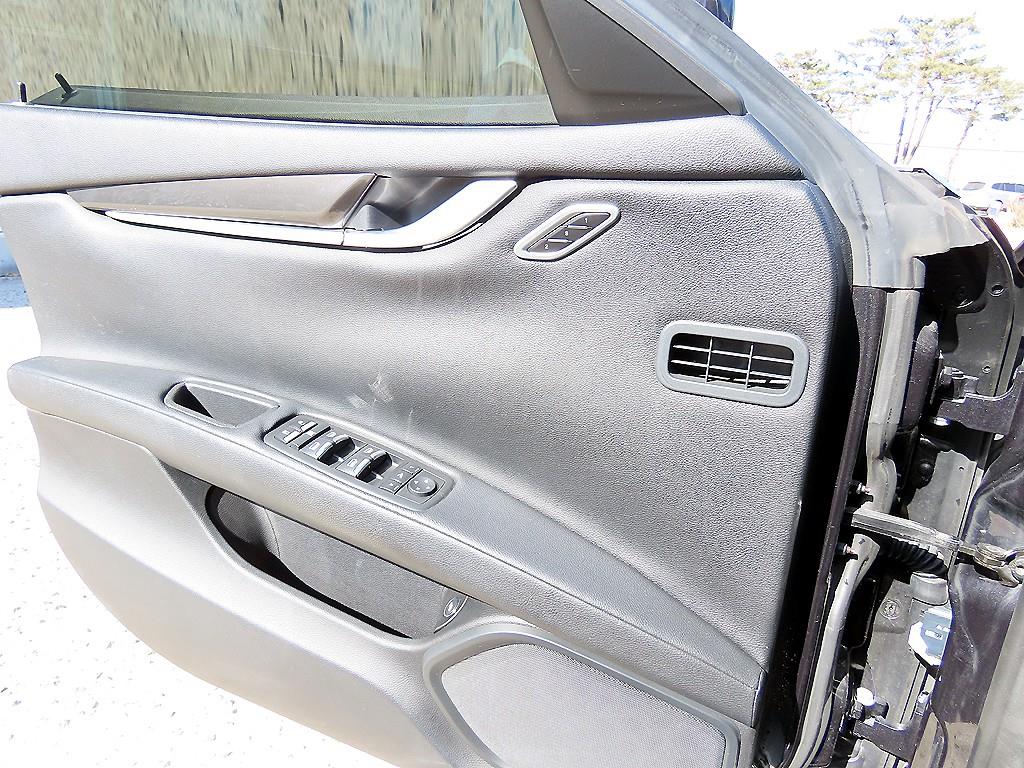 Maserati Ghibli - Vista 11