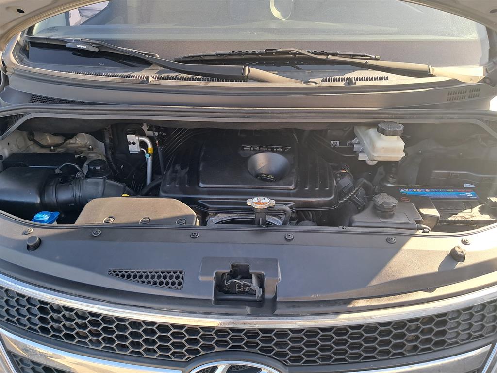 HYUNDAI Starex 2012 Plateado - Importación desde Corea - HF Imports Iquique - Foto 17