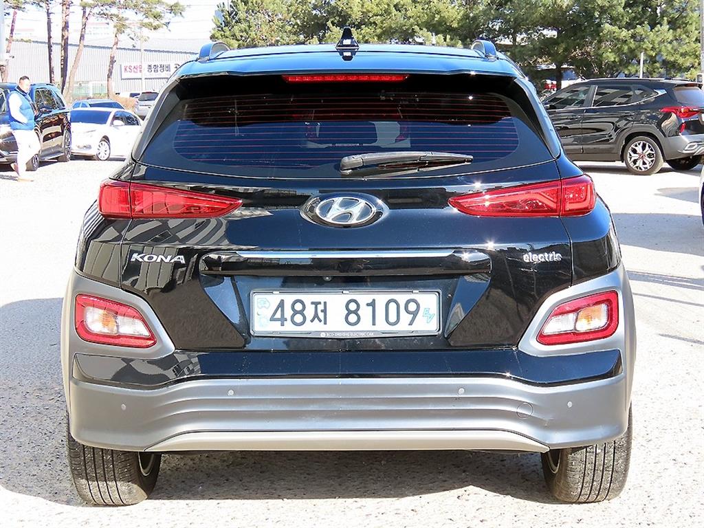 HYUNDAI Kona - Vista 4