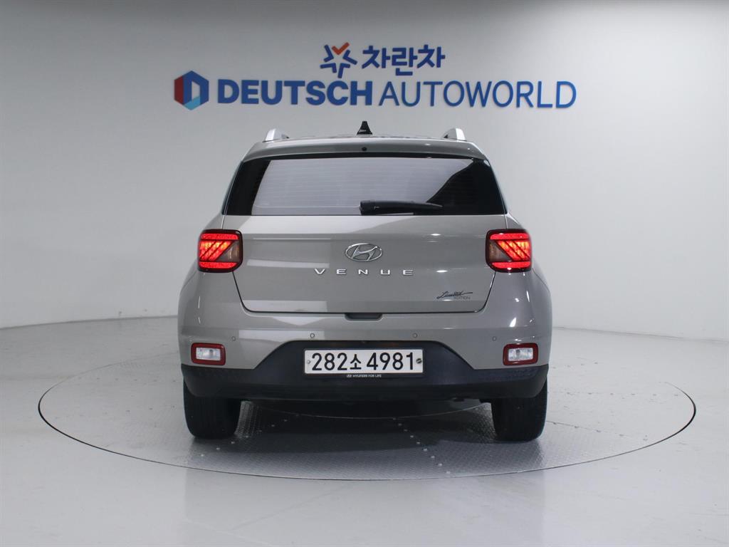 HYUNDAI Venue - Vista 4