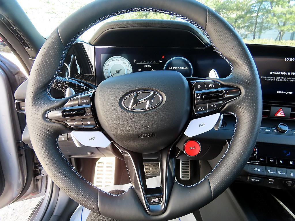 HYUNDAI Avante - Vista 8