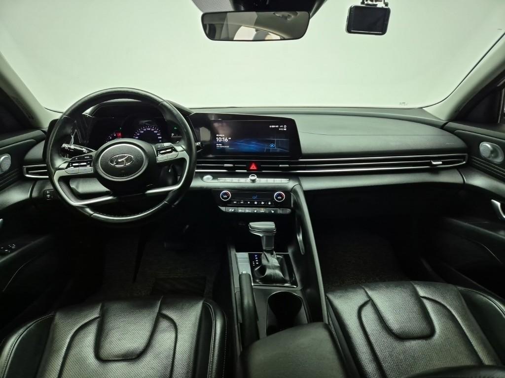 HYUNDAI Avante - Vista 5