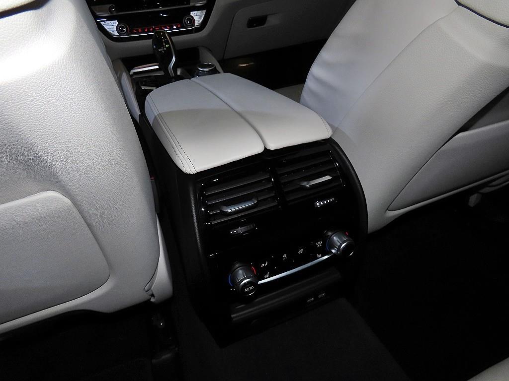 BMW 5 Series 2022 Negro - Importación desde Corea - HF Imports Iquique - Foto 15