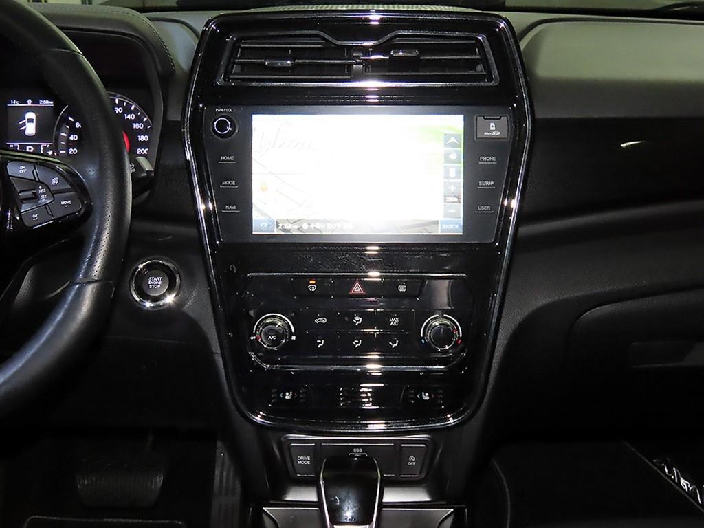 Ssangyong Tivoli - Vista 11