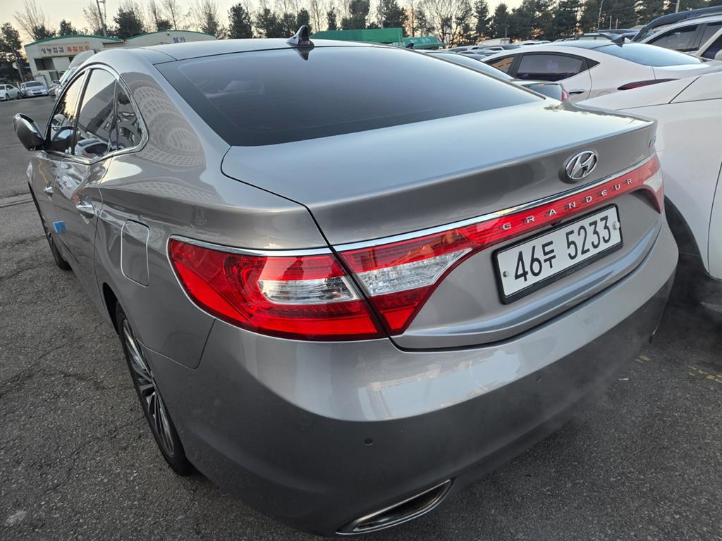 HYUNDAI Grandeur - Vista 4
