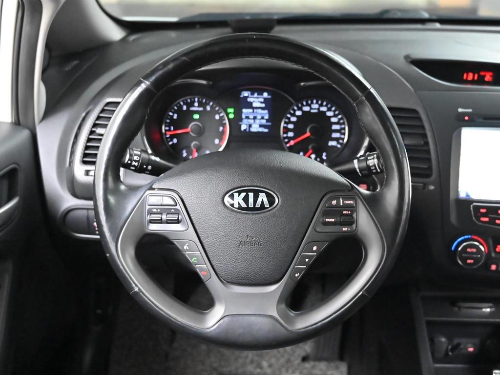 KIA K3 - Vista 9