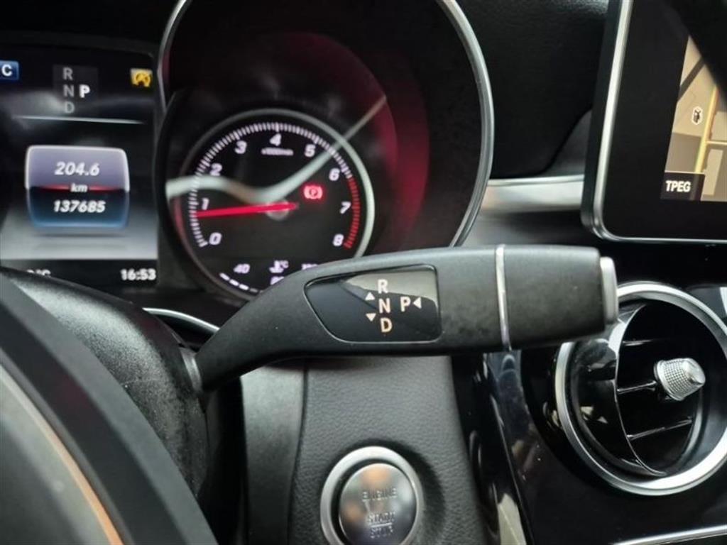 Mercedes Benz C Class - Vista 8